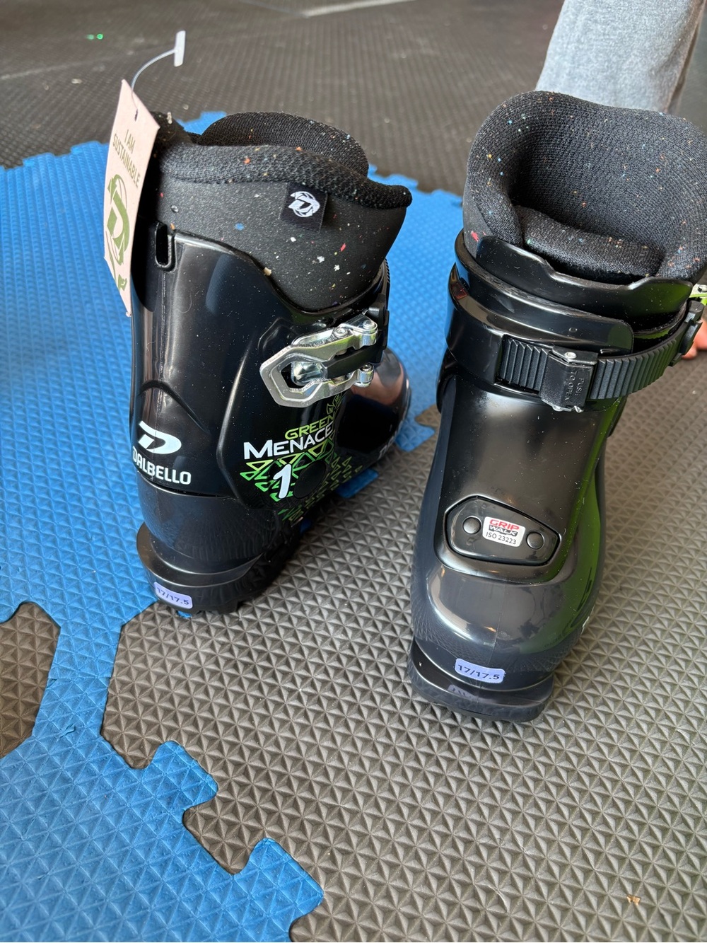 Dalbello Kids' Black Ski Boots with Green Accents size 8.5-9 kids, 216mm NWT